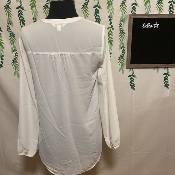 Size Small White Long Sleeve Shirt D1 - Picture 3 of 4